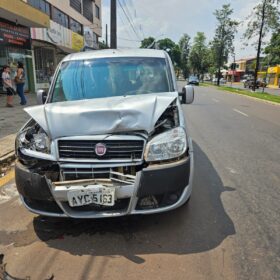 Carro desgovernado provoca acidente grave na Avenida Mandacaru em Maringá Foto 5 Fotos de Carro desgovernado provoca acidente grave na Avenida Mandacaru em Maringá