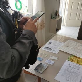 Fotos de Gaeco realiza três ações simultâneas voltadas a apurar homicídio vinculado a líder de facção criminosa e concessão de regalias a ele por agentes públicos