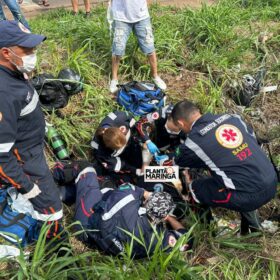 Motociclista é intubado e socorrido em estado gravíssimo após acidente no Contorno Sul em Maringá; Veja o flagrante Foto 11 Fotos de Motociclista é intubado e socorrido em estado gravíssimo após acidente no Contorno Sul em Maringá; Veja o flagrante