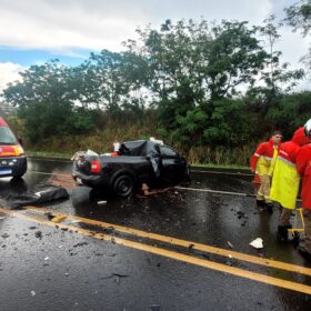 Motorista morre após colisão frontal entre caminhão e Saveiro com placa de Maringá Foto 6 Fotos de Motorista morre após colisão frontal entre caminhão e Saveiro com placa de Maringá