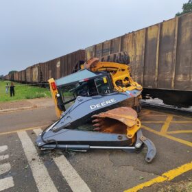 Acidente envolvendo locomotiva e retroescavadeira deixa trabalhador ferido em Mandaguari Foto 6 Fotos de Acidente envolvendo locomotiva e retroescavadeira deixa trabalhador ferido em Mandaguari