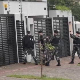 Bens avaliados em R$ 7 milhões são bloqueados e 9 pessoas presas em operação Foto 6 Fotos de Bens avaliados em R$ 7 milhões são bloqueados e 9 pessoas presas em operação