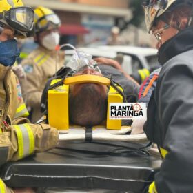 Câmera registra carro avançando preferencial e provocando acidente em Maringá Foto 8 Fotos de Câmera registra carro avançando preferencial e provocando acidente em Maringá