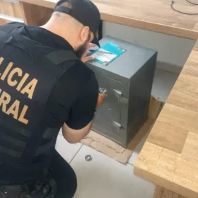 Com buscas em Maringá, PF cumpre 63 mandados judiciais contra tráfico internacional de drogas Foto 4 Fotos de Com buscas em Maringá, PF cumpre 63 mandados judiciais contra tráfico internacional de drogas