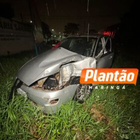 Grave acidente entre locomotiva e carro deixa duas mulheres feridas em Sarandi Foto 3 Fotos de Grave acidente entre locomotiva e carro deixa duas mulheres feridas em Sarandi