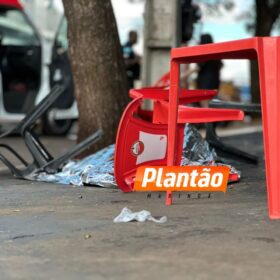 Homem é executado e duas pessoas ficaram feridas após atentado em bar em Sarandi Foto 4 Fotos de Homem é executado e duas pessoas ficaram feridas após atentado em bar em Sarandi