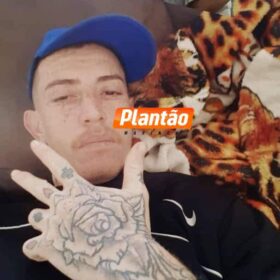 Fotos de Jovem executado em Sarandi, chegou enviar mensagem para amigo com foto de suspeito