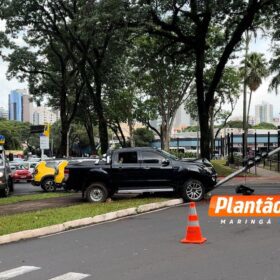 Fotos de Motorista derruba semáforo e causa transtornos no trânsito em Maringá