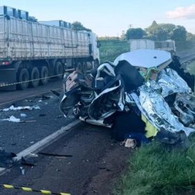 Fotos de Quatro pessoas morrem em acidente na PR-182