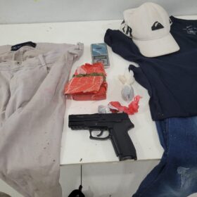 Adolescentes são apreendidos por roubo de veículo em Maringá Foto 4 Fotos de Adolescentes são apreendidos por roubo de veículo em Maringá