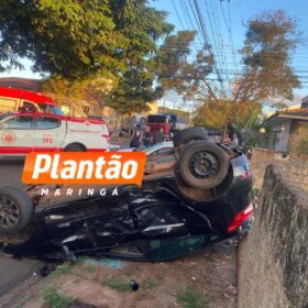 Acidente no Jardim América deixa veículo capotado e uma pessoa ferida Foto 5 Fotos de Acidente no Jardim América deixa veículo capotado e uma pessoa ferida