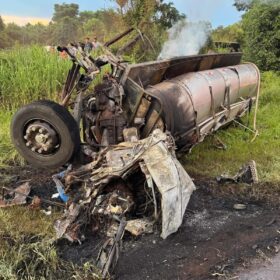 Fotos de Caminhão-tanque explode em acidente com três veículos e deixa dois mortos e nove feridos na BR-369