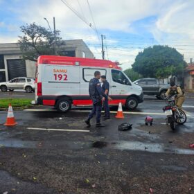 Casal em motocicleta fica ferido em acidente no Jardim Alvorada, em Maringá Foto 9 Fotos de Casal em motocicleta fica ferido em acidente no Jardim Alvorada, em Maringá