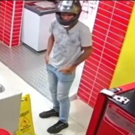 COVARDE! Polícia procura por ladrão que mediante ameaças assaltou dois idosos, em Maringá Foto 3 Fotos de COVARDE! Polícia procura por ladrão que mediante ameaças assaltou dois idosos, em Maringá