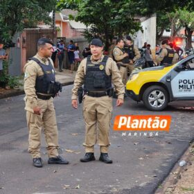 Homem é executado com 14 tiros na frente da casa da mãe em Sarandi Foto 6 Fotos de Homem é executado com 14 tiros na frente da casa da mãe em Sarandi