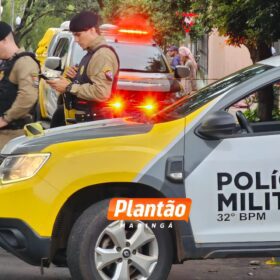 Homem é executado com 14 tiros na frente da casa da mãe em Sarandi Foto 7 Fotos de Homem é executado com 14 tiros na frente da casa da mãe em Sarandi