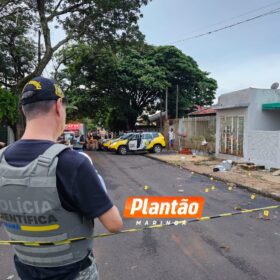 Homem é executado com 14 tiros na frente da casa da mãe em Sarandi Foto 9 Fotos de Homem é executado com 14 tiros na frente da casa da mãe em Sarandi