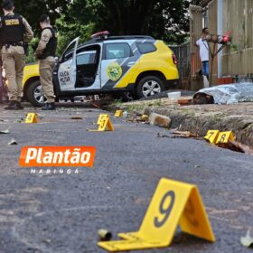 Homem é executado com 14 tiros na frente da casa da mãe em Sarandi Foto 10 Fotos de Homem é executado com 14 tiros na frente da casa da mãe em Sarandi
