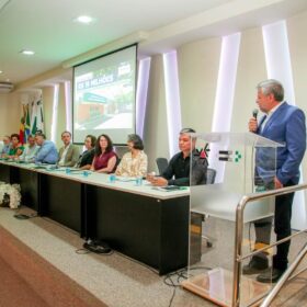 Maringá: Deputado Jacovós participa do repasse de R$ 19 milhões para conclusão de obras no HU/UEM Foto 4 Fotos de Maringá: Deputado Jacovós participa do repasse de R$ 19 milhões para conclusão de obras no HU/UEM