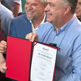 Maringá: Deputado Jacovós participa do repasse de R$ 19 milhões para conclusão de obras no HU/UEM Foto 5 Fotos de Maringá: Deputado Jacovós participa do repasse de R$ 19 milhões para conclusão de obras no HU/UEM