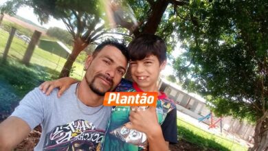 Fotos de Pai e filho de 11 anos morrem em grave acidente na região