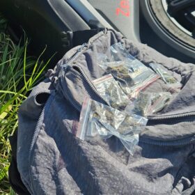 Suspeito de tráfico fica ferido em acidente durante perseguição policial em Maringá Foto 4 Fotos de Suspeito de tráfico fica ferido em acidente durante perseguição policial em Maringá