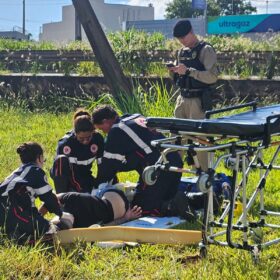 Suspeito de tráfico fica ferido em acidente durante perseguição policial em Maringá Foto 2 Fotos de Suspeito de tráfico fica ferido em acidente durante perseguição policial em Maringá