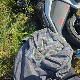 Suspeito de tráfico fica ferido em acidente durante perseguição policial em Maringá Foto 6 Fotos de Suspeito de tráfico fica ferido em acidente durante perseguição policial em Maringá