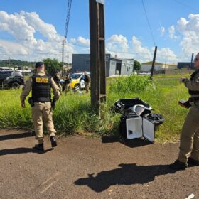Suspeito de tráfico fica ferido em acidente durante perseguição policial em Maringá Foto 7 Fotos de Suspeito de tráfico fica ferido em acidente durante perseguição policial em Maringá