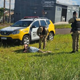 Suspeito de tráfico fica ferido em acidente durante perseguição policial em Maringá Foto 10 Fotos de Suspeito de tráfico fica ferido em acidente durante perseguição policial em Maringá