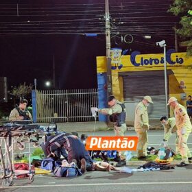 Câmera registra acidente entre duas motos que deixou mulher em estado gravíssimo, em Maringá Foto 9 Fotos de Câmera registra acidente entre duas motos que deixou mulher em estado gravíssimo, em Maringá