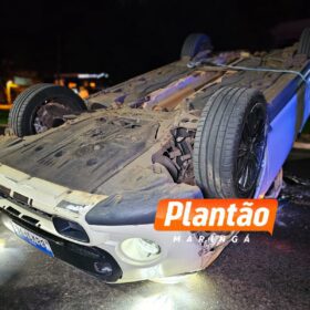 Condutora abandona veículo após capotamento na Avenida São Paulo Foto 6 Fotos de Condutora abandona veículo após capotamento na Avenida São Paulo