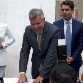 Delegado Jacovós toma posse como 2º vice-presidente na Alep Foto 2 Fotos de Delegado Jacovós toma posse como 2º vice-presidente na Alep
