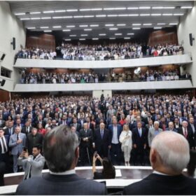 Delegado Jacovós toma posse como 2º vice-presidente na Alep Foto 7 Fotos de Delegado Jacovós toma posse como 2º vice-presidente na Alep