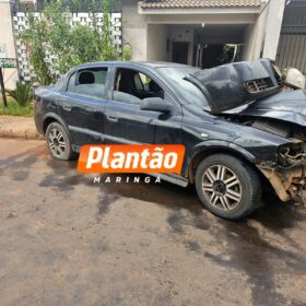 Carro pega fogo após motorista com suspeita de embriaguez perde controle e bater com muro em Mandaguaçu Foto 5 Fotos de Carro pega fogo após motorista com suspeita de embriaguez perde controle e bater com muro em Mandaguaçu