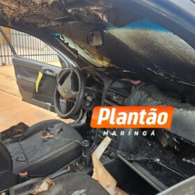 Carro pega fogo após motorista com suspeita de embriaguez perde controle e bater com muro em Mandaguaçu Foto 6 Fotos de Carro pega fogo após motorista com suspeita de embriaguez perde controle e bater com muro em Mandaguaçu