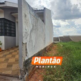 Carro pega fogo após motorista com suspeita de embriaguez perde controle e bater com muro em Mandaguaçu Foto 3 Fotos de Carro pega fogo após motorista com suspeita de embriaguez perde controle e bater com muro em Mandaguaçu