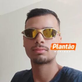 Garupa morre e piloto fica em estado grave após moto bater em meio-fio e alambrado em Maringá Foto 2 Fotos de Garupa morre e piloto fica em estado grave após moto bater em meio-fio e alambrado em Maringá