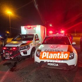 Garupa morre e piloto fica em estado grave após moto bater em meio-fio e alambrado em Maringá Foto 11 Fotos de Garupa morre e piloto fica em estado grave após moto bater em meio-fio e alambrado em Maringá