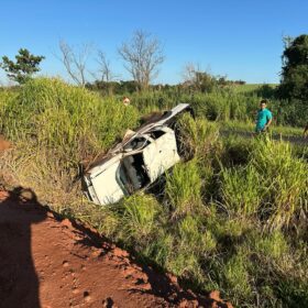 Menina de 13 anos morre após capotamento na BR-317 Foto 2 Fotos de Menina de 13 anos morre após capotamento na BR-317