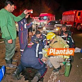 Motociclista fica gravemente ferido após bater na traseira de caminhão em Maringá Foto 11 Fotos de Motociclista fica gravemente ferido após bater na traseira de caminhão em Maringá
