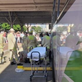 Mulher morre no interior do Terminal Intermodal de Maringá; com vídeo Foto 1 Fotos de Mulher morre no interior do Terminal Intermodal de Maringá; com vídeo