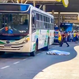 Mulher morre no interior do Terminal Intermodal de Maringá; com vídeo Foto 7 Fotos de Mulher morre no interior do Terminal Intermodal de Maringá; com vídeo
