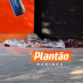 Polícia investiga morte de homem encontrado na praça no centro de Sarandi Foto 7 Fotos de Polícia investiga morte de homem encontrado na praça no centro de Sarandi
