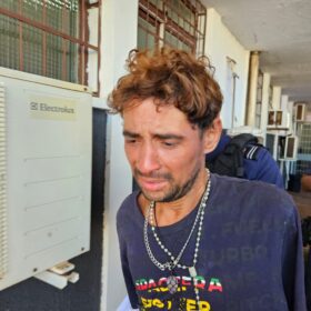 Suspeito de homicídio é preso pela Ronda Ostensiva Municipal (ROMU) em Maringá Foto 1 Fotos de Suspeito de homicídio é preso pela Ronda Ostensiva Municipal (ROMU) em Maringá
