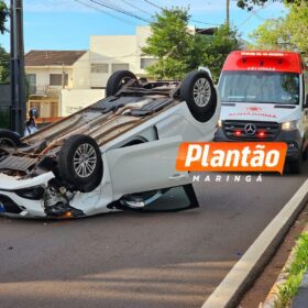 Advogado fica ferido após capotamento na Avenida Gastão Vidigal, em Maringá Foto 3 Fotos de Advogado fica ferido após capotamento na Avenida Gastão Vidigal, em Maringá
