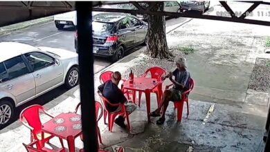 Fotos de Câmera flagra acidente envolvendo 3 veículos no Jardim Alvorada, em Maringá; veja vídeo