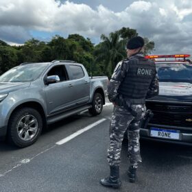 Criminoso com caminhonete furtada em Maringá morre em confronto com a RONE Foto 2 Fotos de Criminoso com caminhonete furtada em Maringá morre em confronto com a RONE