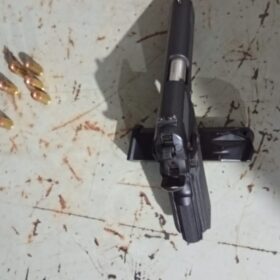 Homem é preso com arma de fogo após ameaçar frequentadores em boate de Sarandi Foto 1 Fotos de Homem é preso com arma de fogo após ameaçar frequentadores em boate de Sarandi