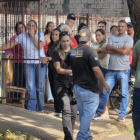 Jovem é executado durante a madrugada a tiros dentro de casa Foto 2 Fotos de Jovem é executado durante a madrugada a tiros dentro de casa